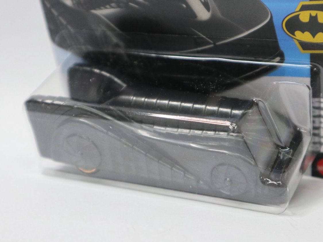 Hot Wheels Modellini d'auto: Hot Wheels Batman Armored Blindé Batmobile – Nuovo e nell'imballaggio originale da Eschenbach SG venduto da Astalavista 1