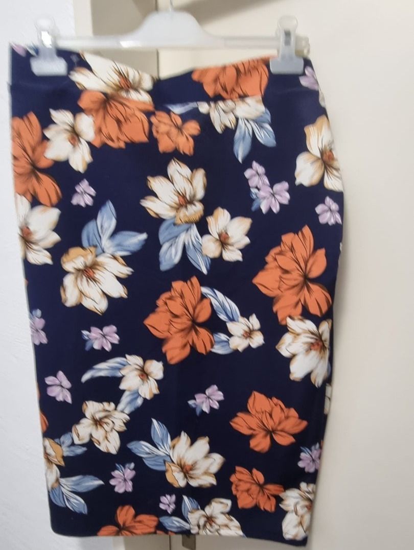 Gonne: Jupe, Rock mit bunten Blumen Gr. L – Nuovo (secondo la descrizione) da Geroldswil venduto da Agapanthus22 1