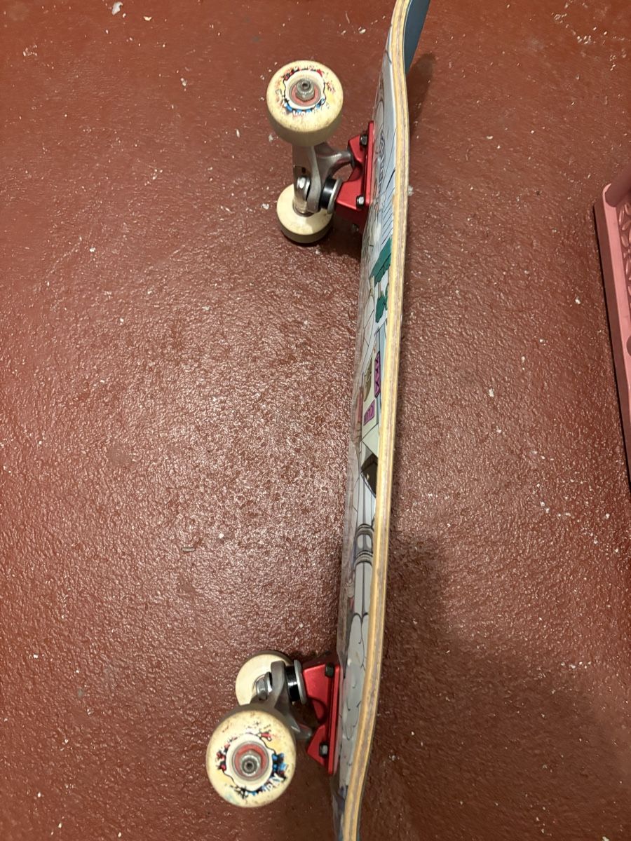 Skateboards: Skateboard mit Graphic Deck gebrauchter Zustand – D'occasion à Oetwil am See par hatsch101 1