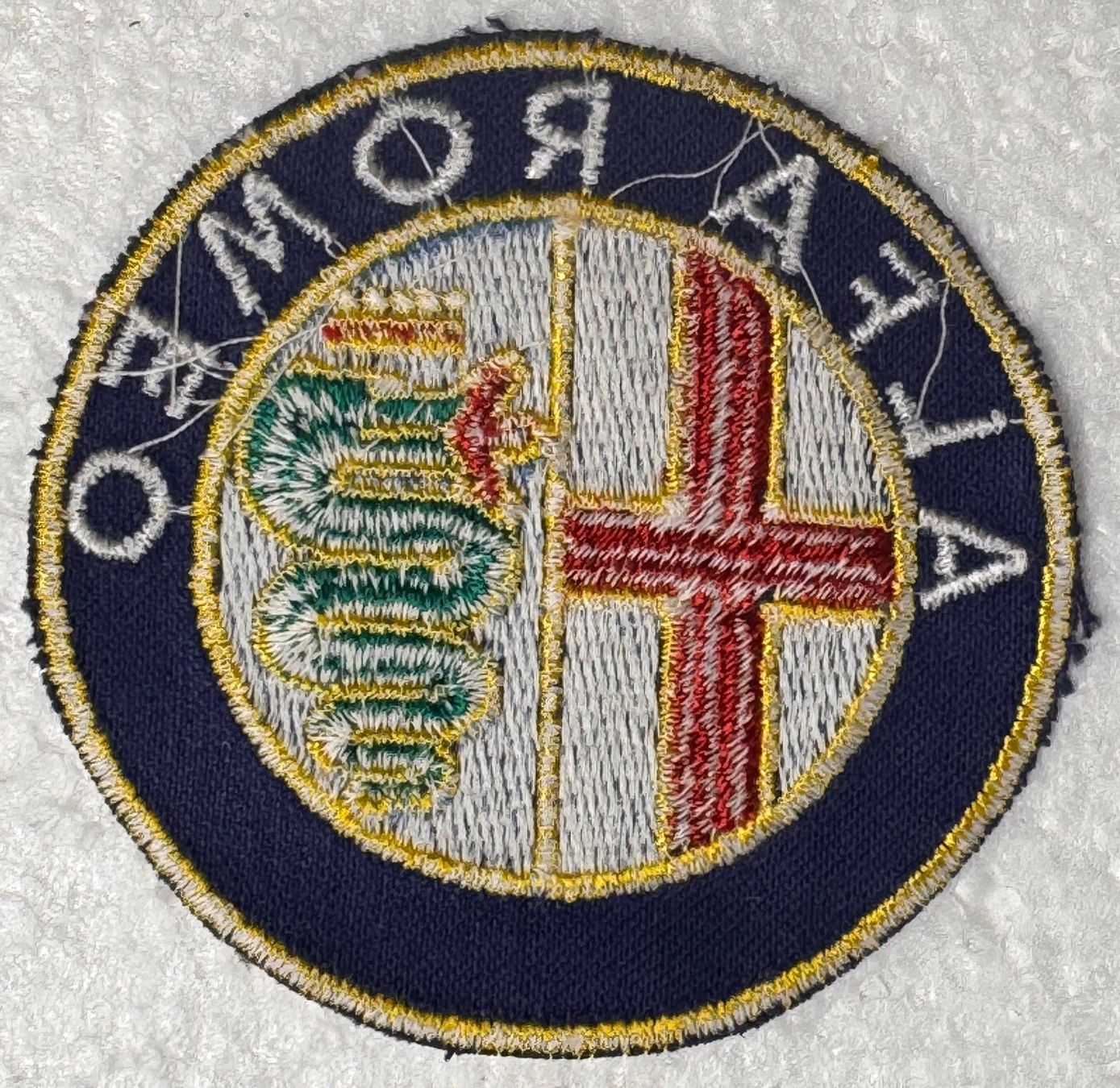 Alfa Romeo Toppe: Vintage Alfa Romeo gestickter Patch Logo Wappen Schild – Usato da Andwil SG venduto da Ariisa1234 2