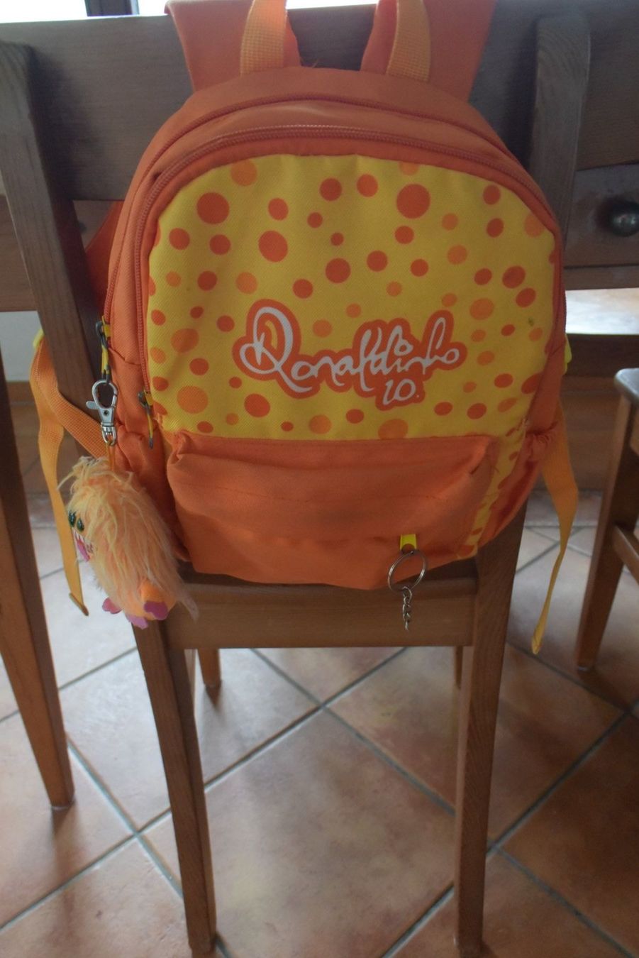 Borse & Zaini: Oranger Kinderrucksack (Krippe, KiGa, etc. mit einem Monster – Usato da Densbüren venduto da TutaLarsen 1