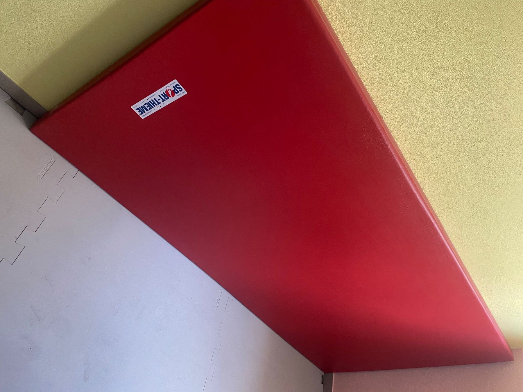 Tappetini fitness: Turnmatte "Superleicht" rot – Usato da Waltensburg/Vuorz venduto da RemoV01 3
