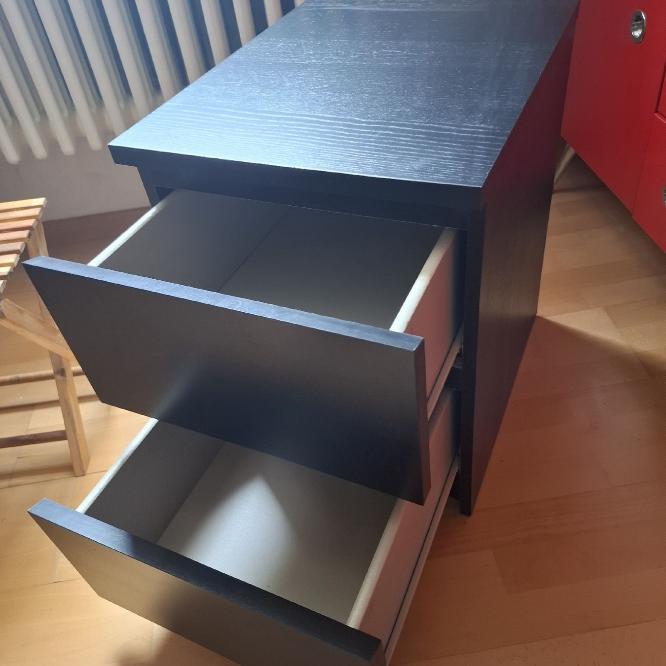 Cassettiere: Kommode mit Schubladen schwarz guter Zustand – Usato da Zürich venduto da eastern-promises 1