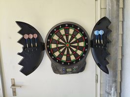 Elektronische Dartscheibe mit 6 Dartpfeilen