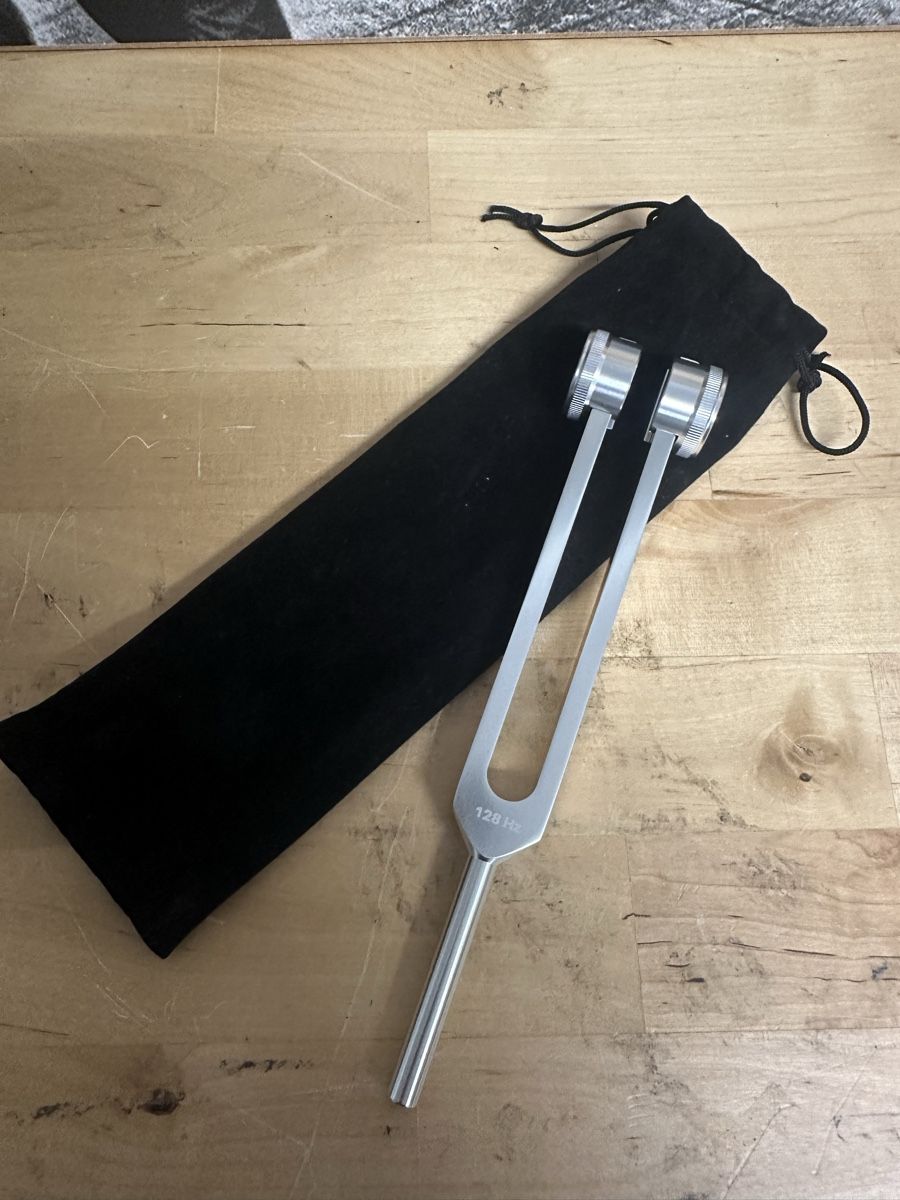 Strumenti musicali: Hochwertige Stimmgabel 128 Hz! – Usato da Ebikon venduto da Gaenggeliwaar