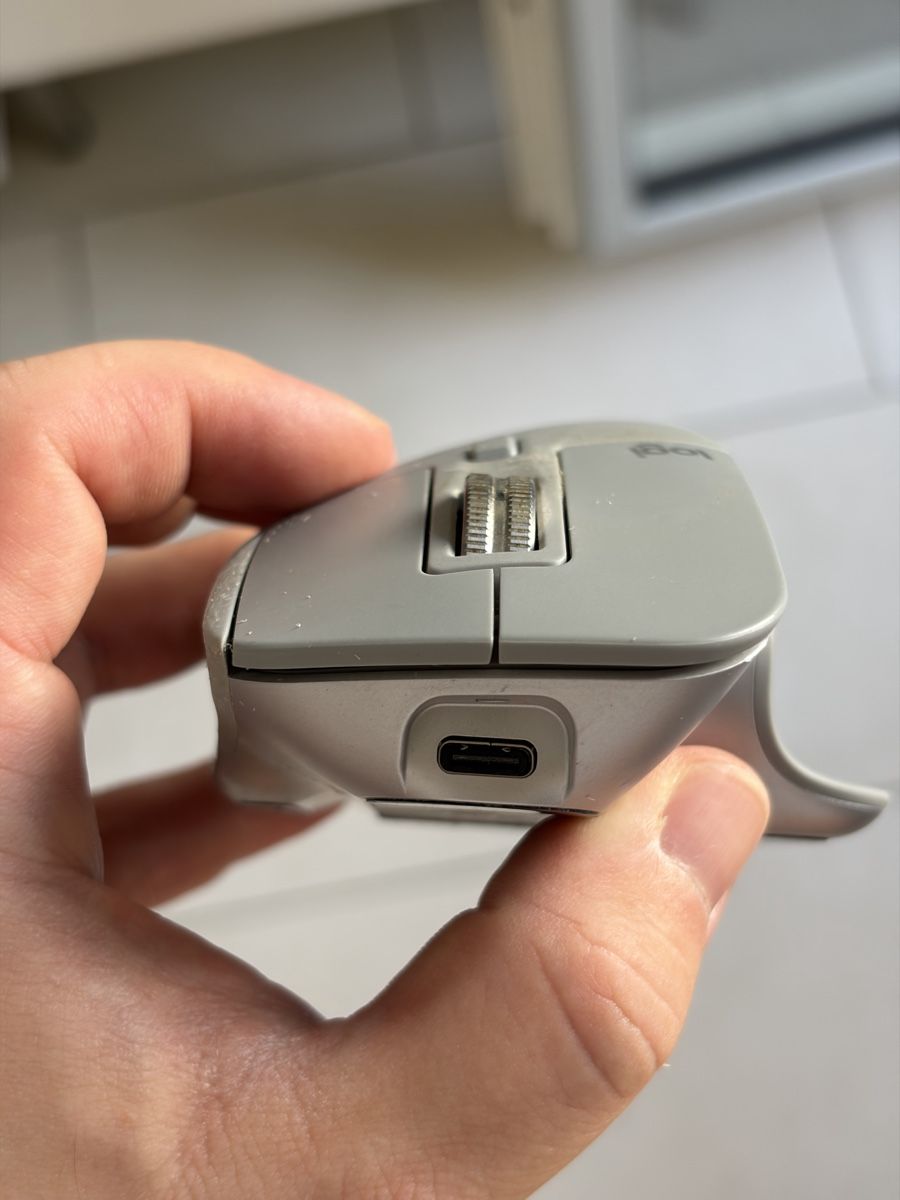 Logitech Souris: Logitech MX Master 3 + Unifying dongle – D'occasion à Lausanne par dayvan 1