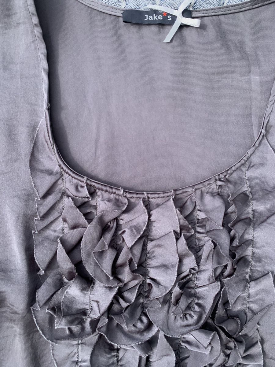 Top: Elegantes Top mit Rüschen Gr. 38 – Usato da Rümlang venduto da zflyfa0001 1