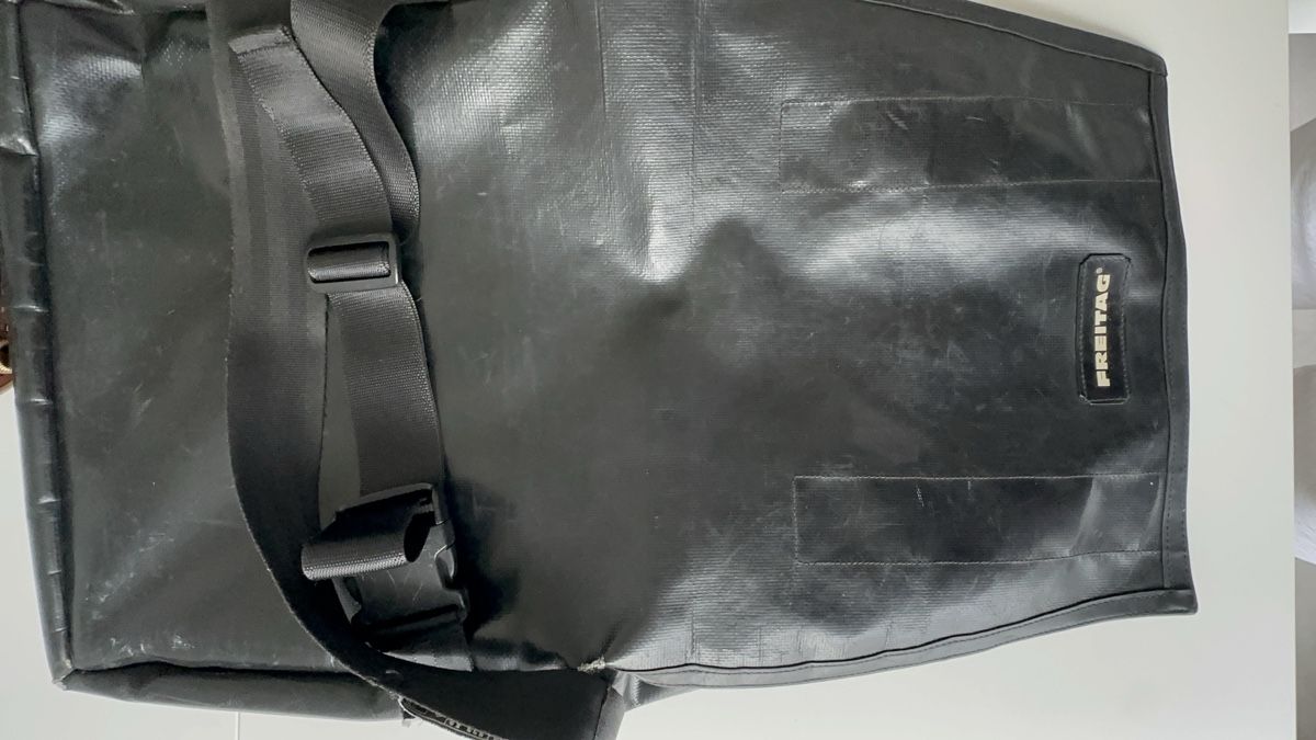 Freitag Borse: Sac FREITAG Noir -- bonne  état – Usato da Brügg BE venduto da haj_9zhk 9