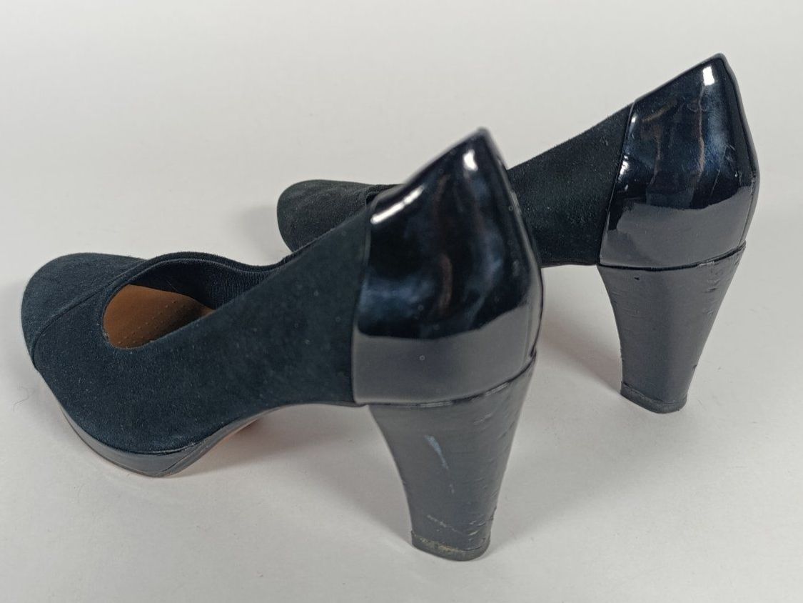 Clarks Scarpe da donna: CLARKS hauts talons noirs taille 37 – Usato da Thielle venduto da Plusvalue_Neuchatel 1