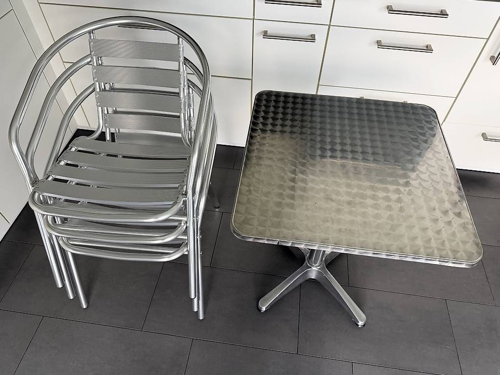 Set de table et chaises: Tisch + Stühle – D'occasion à Thörigen par Dogtronic.shop