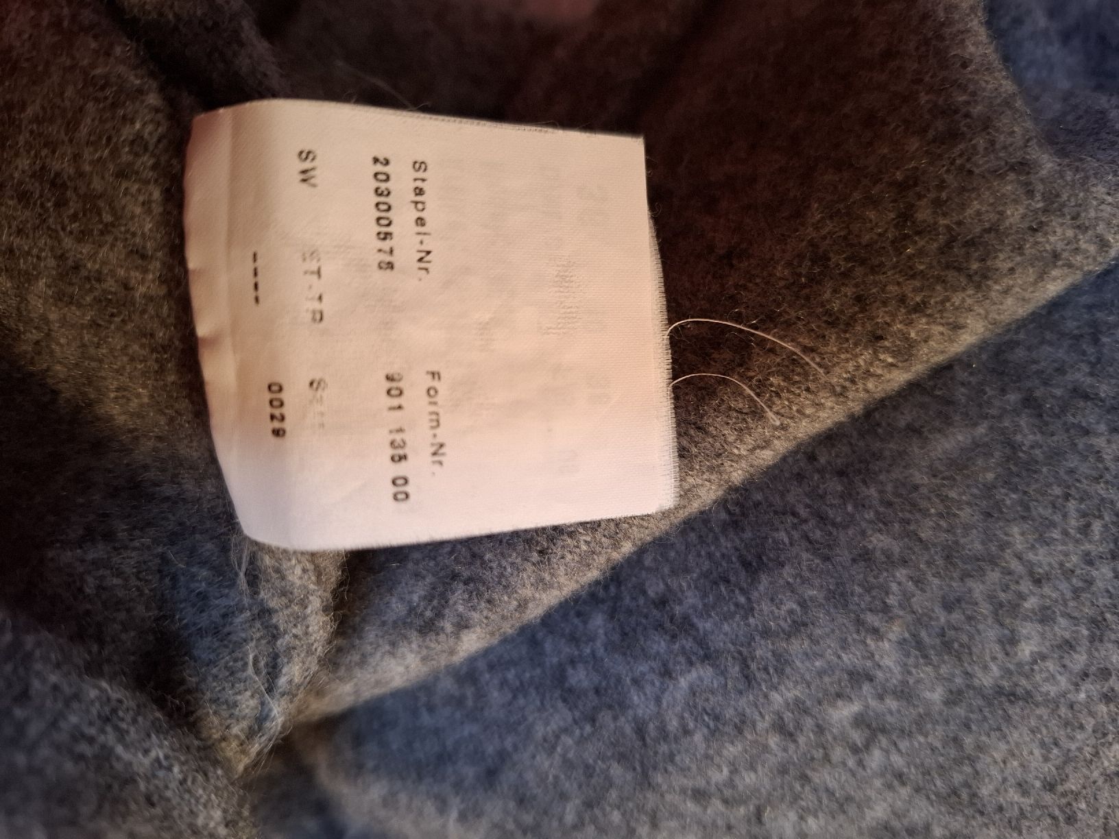 Maglioni & Felpe: XS S Damen pullover Grau 100 % Lammwolle winter busines 2000 – Usato da Vinelz venduto da sonnenmond77 7