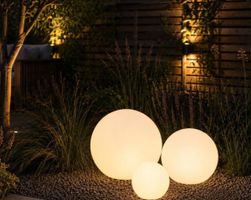 Mittlere und grosse Kugel Lampe (kleine ist nicht dabei)