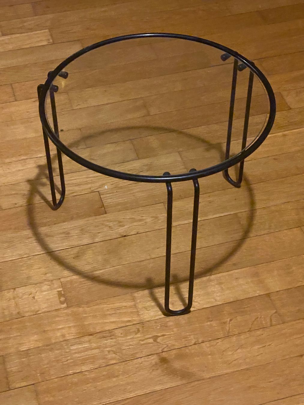 Tavoli: Mid Century Beistelltisch 70er Design – Usato da Solothurn venduto da BORGHAGEN