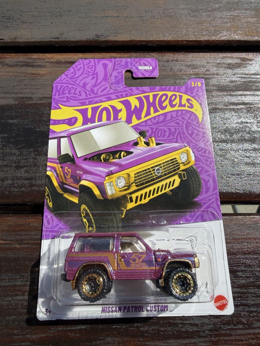 Hot Wheels Modellini d'auto: Hot Wheels Purple & Gold – Nuovo e nell'imballaggio originale da Lauterbrunnen venduto da nik_rj52 2