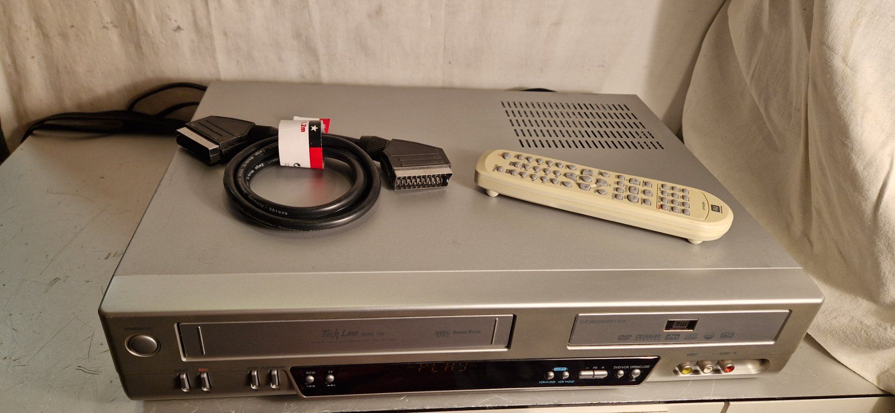Tutti i VHS: VHS-/DVD Kombigerät mit Zubehör! – Usato da Zürich venduto da Lina049 1