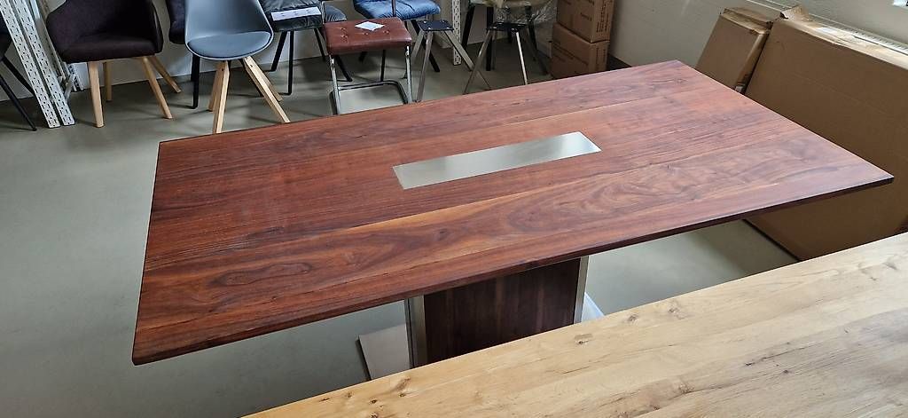 Tables: Tisch Nussbaum – Neuf avec emballage d'origine à Lützelflüh-Goldb par Rampenverkauf_72_ 7