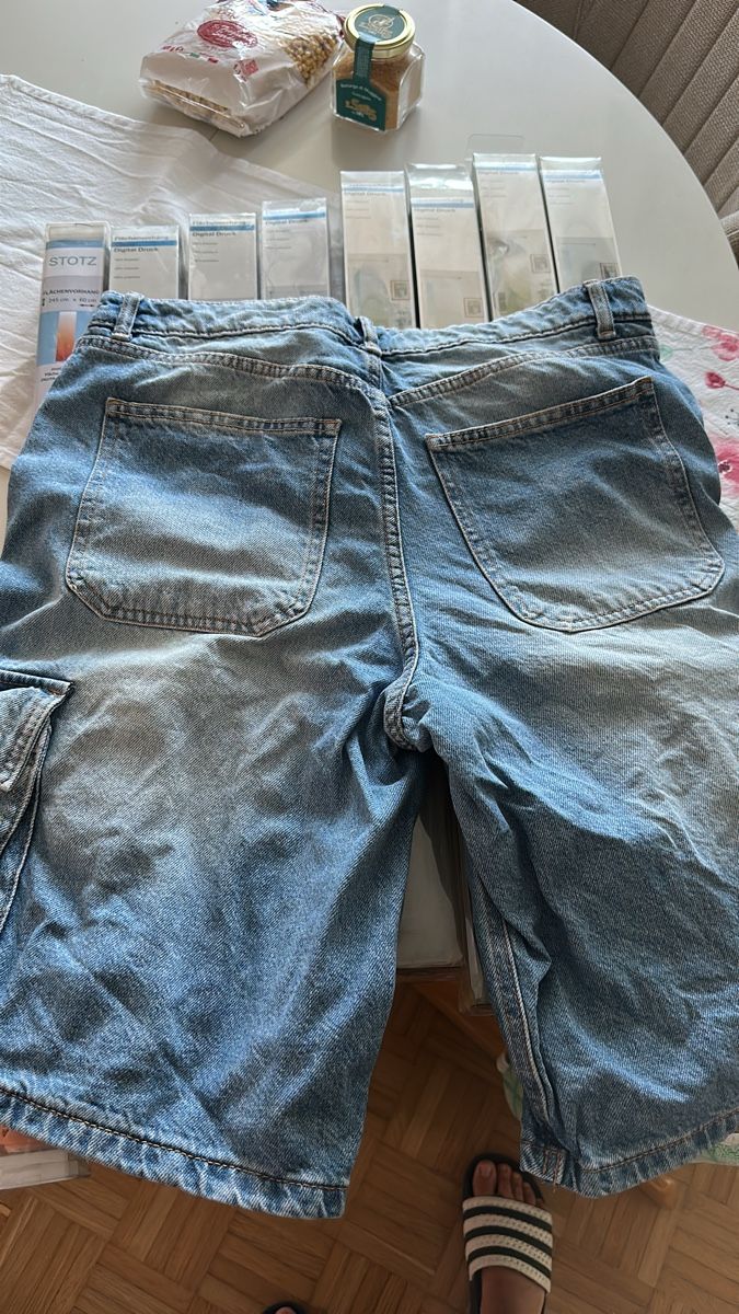Bershka Jeans: Bershka Hose Kurz – Nuovo (secondo la descrizione) da Wil SG venduto da Mojo1996 1