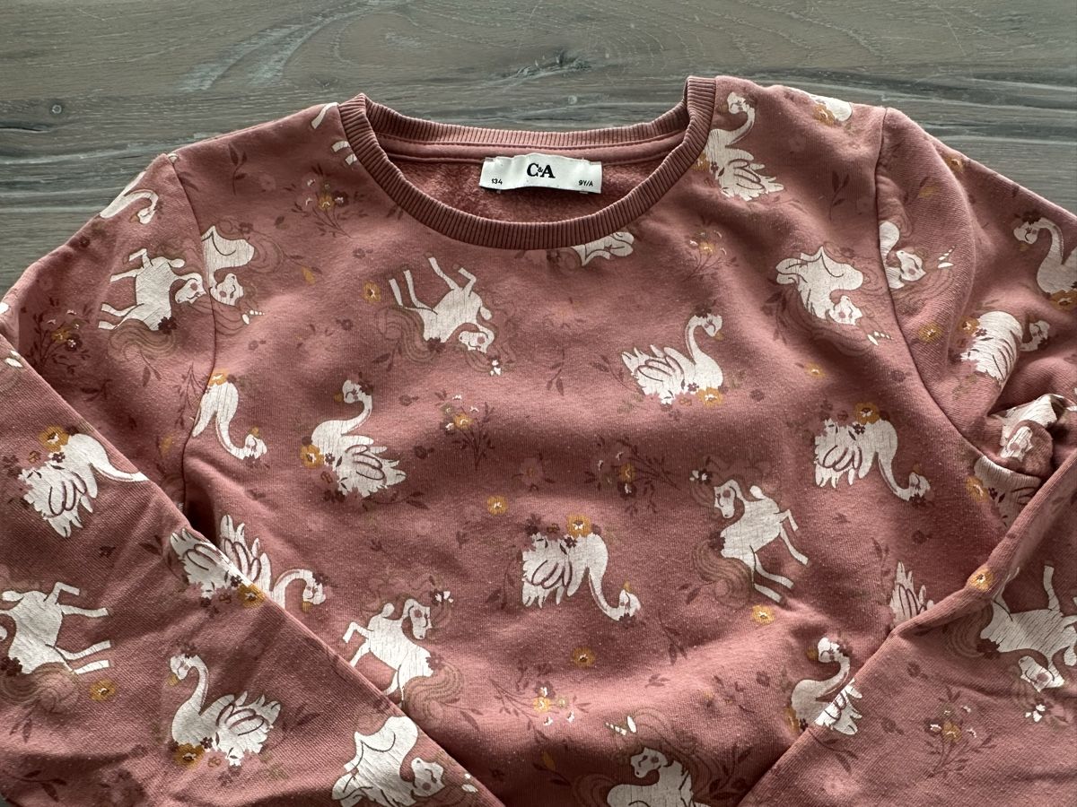 C&A Maglioni & Felpe: C&A Mädchen Pullover, Gr. 134, Langarm, 🦢🦢 – Usato da Safenwil venduto da Whoopie1 3
