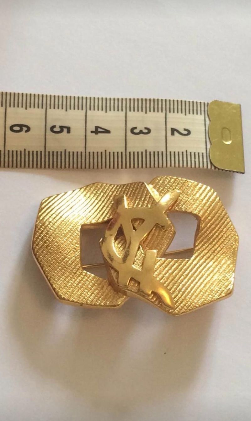 Saint Laurent Broschen & Nadeln: Broche Yve saint Laurent – Gebraucht aus Montreux von Pipo7878 1