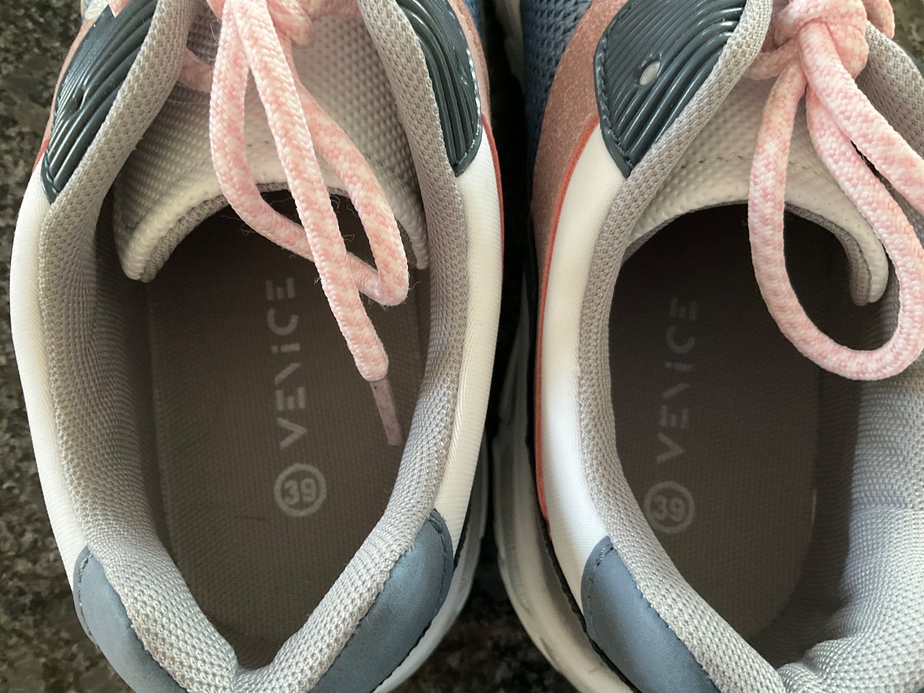 Chaussures femmes: Basket neuves pointure 39 – Neuf (Voir description) à Murten par Louis1954 2