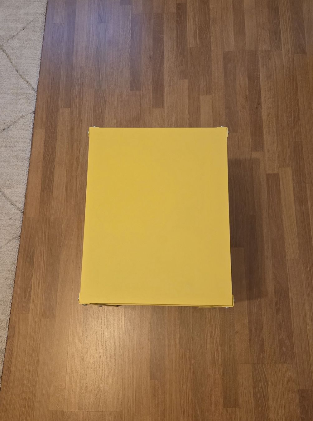 Ikea Comodini: Tavolino/comodino giallo IKEA - KNARREVIK – Usato da Breganzona venduto da Skiley99 2