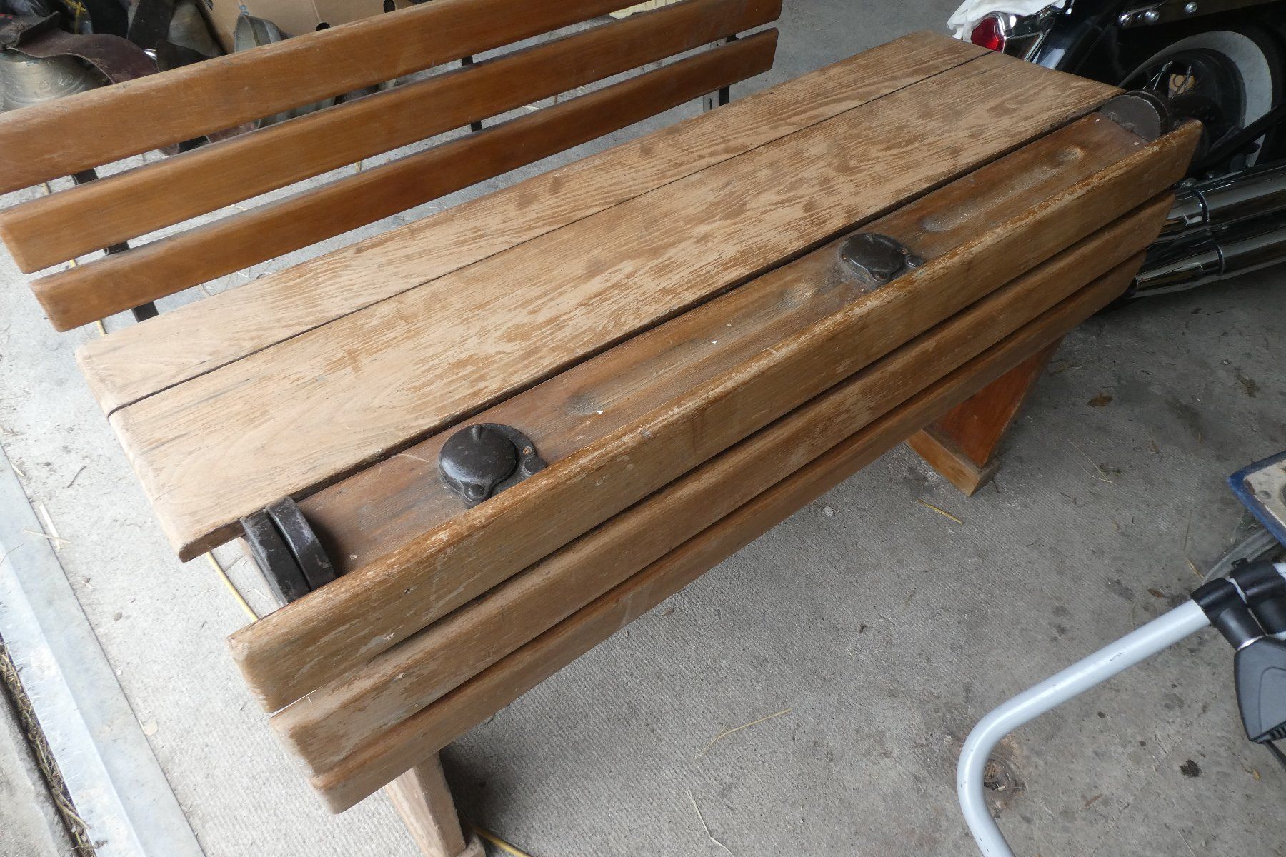 Schreibtische: Bureau d'écolier ancien – Gebraucht aus Fontaines NE von monloisir 1