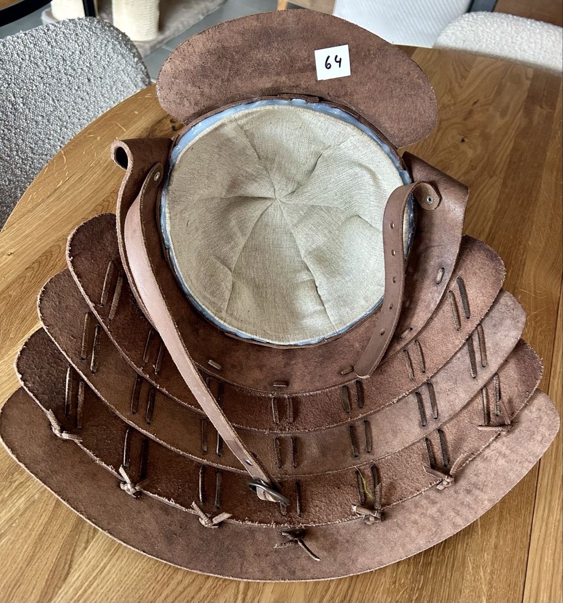 Copricapi, berretti & cappellini: Chapeau de Samouraï en cuir – Nuovo (secondo la descrizione) da Estavayer-le-Lac venduto da leo_8c2y 3