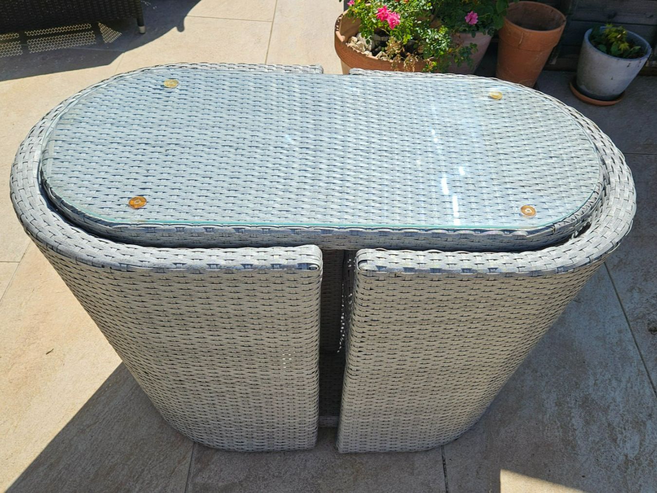 Set di tavolo e panche: Balkonset Tisch und Stühle – Usato da Dänikon ZH venduto da solamago 3
