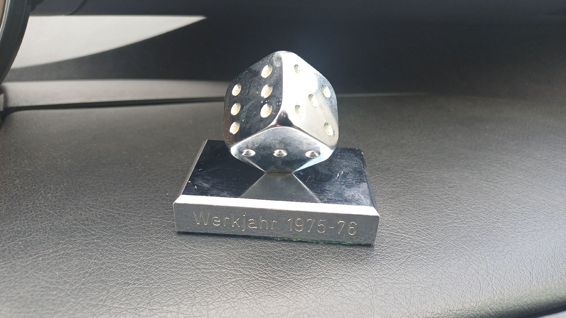 Statuette: Würfel Briefbeschwerer – Usato da Flawil venduto da Naphtali 7