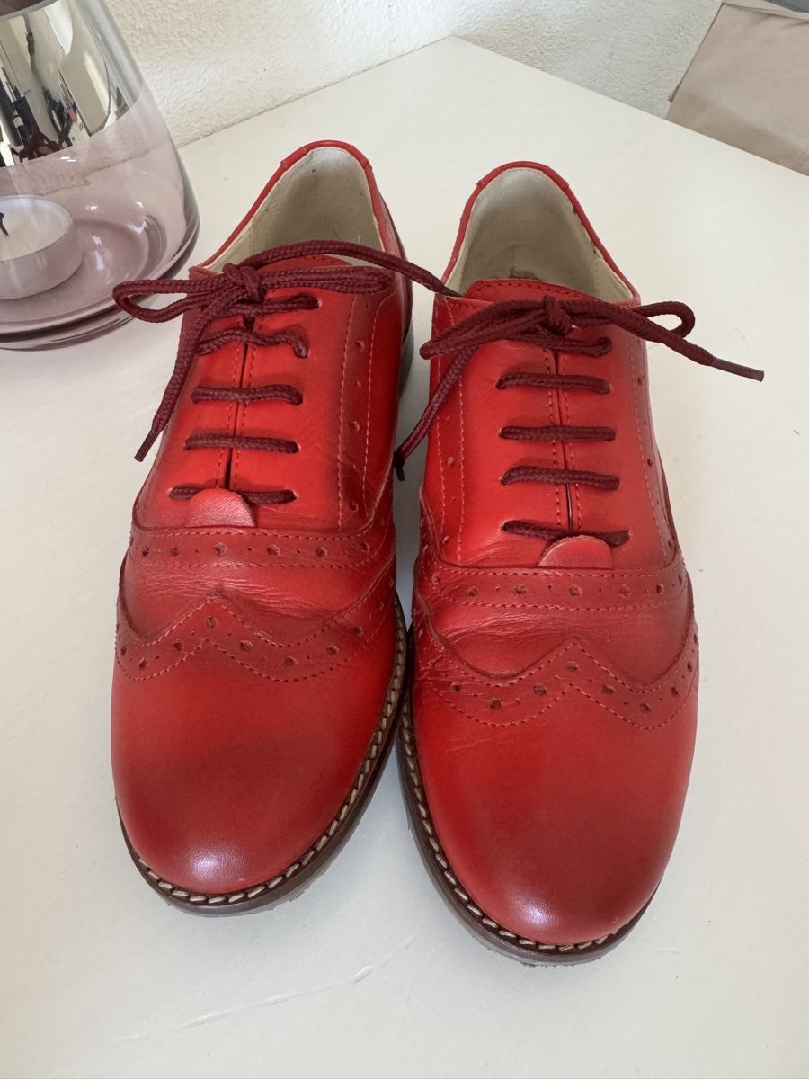 Chaussures femmes: Halbschuhe rot 37 neuwertig  – D'occasion à Oberglatt ZH par jul_nhy7 1
