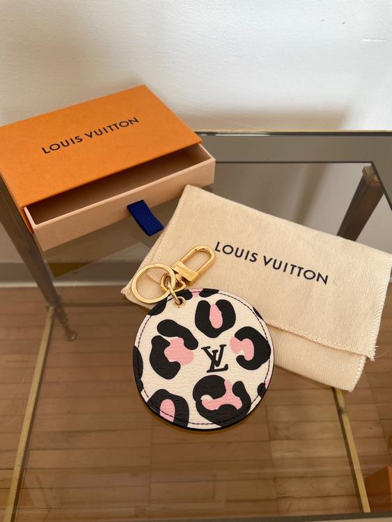 Louis Vuitton Monogram Wild At Heart Illustre Bag Charm Louis Vuitton