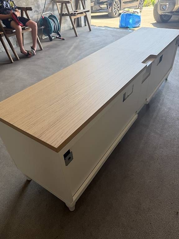 Mobili TV: Besta Sideboard mit Holzabdeckung – Usato da Steffisburg venduto da vsichko6 1