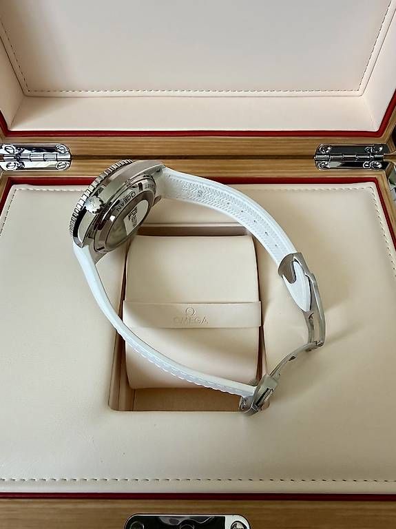Omega Orologi: Omega Seamaster Planet Ocean 600M – Nuovo e nell'imballaggio originale da Zollikon venduto da Leodw 4