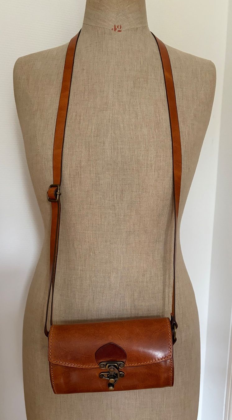 Borse da donna: Leder Umhänge - Tasche rund – Usato da St.Gallen venduto da Boergie 3