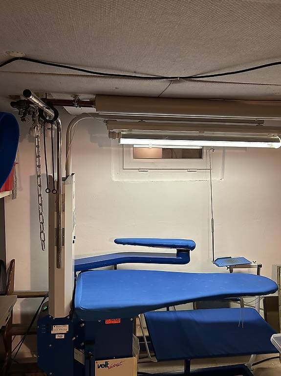 Tutte le macchine: Veit Industrie Bügeltisch – Usato da Wettingen venduto da schneidermeister 3
