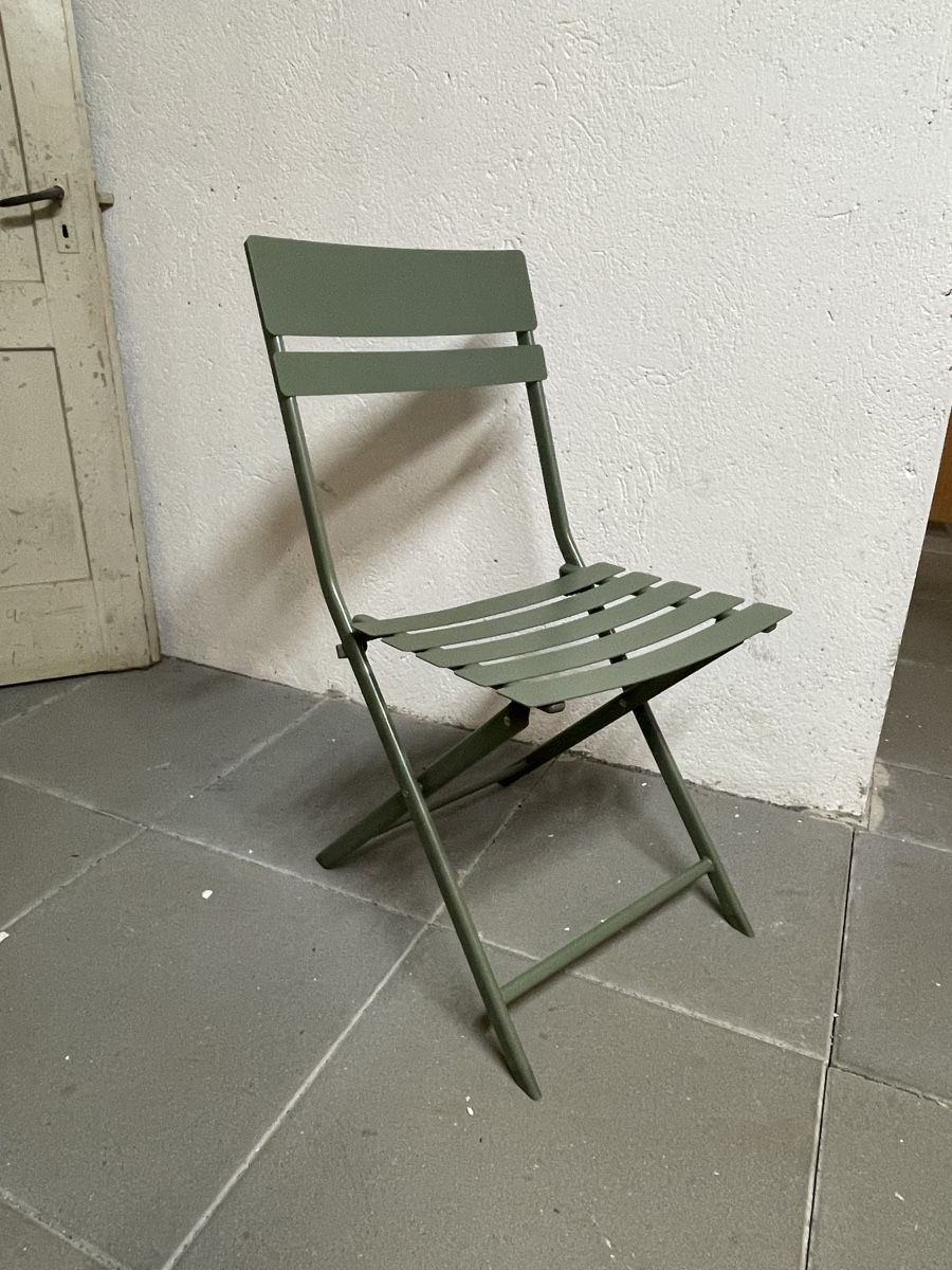Tavoli: Gartentisch + 2 Stühle (klappbar) – Usato da Olten venduto da Nalacluni 1
