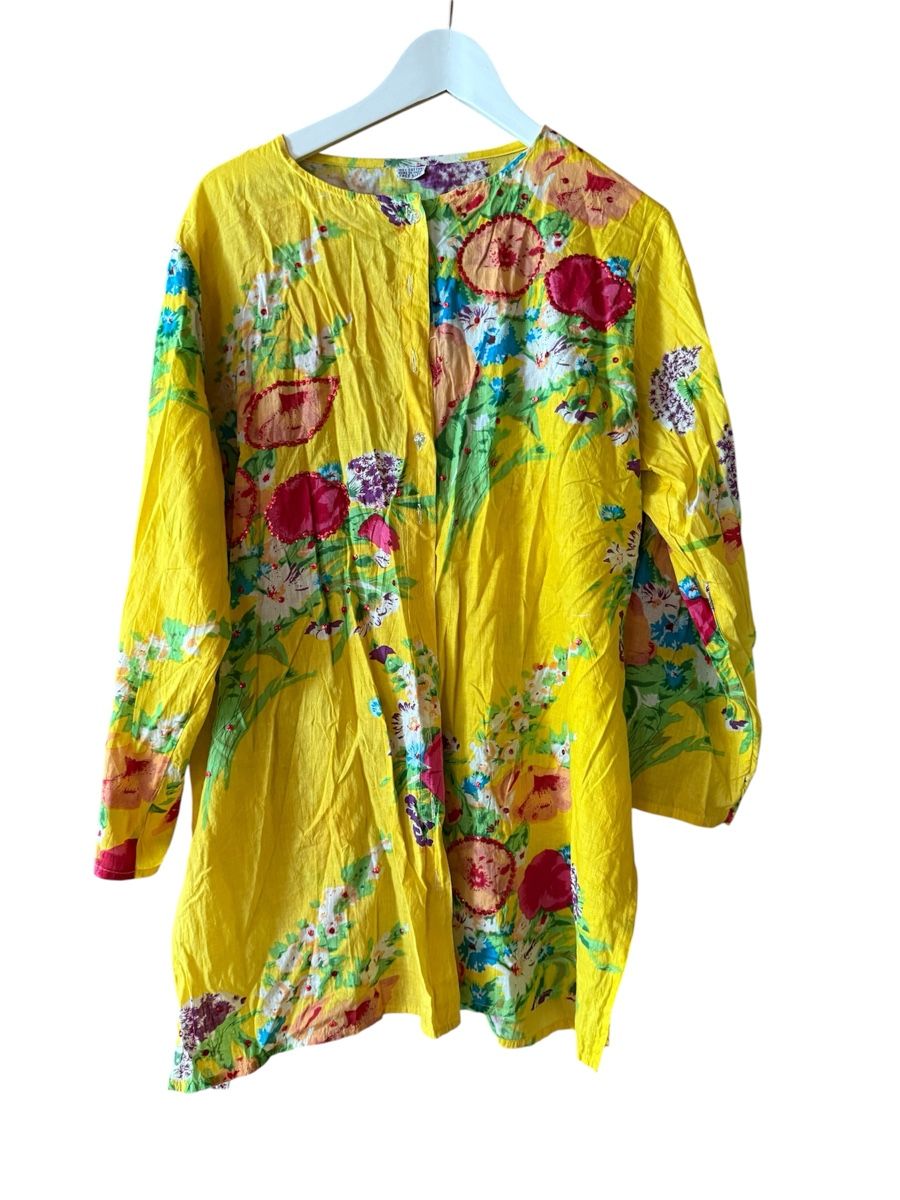 Camicette: Damen Bluse gelb mit Blumenmuster Grösse L  – Usato da Kiental venduto da gali_72
