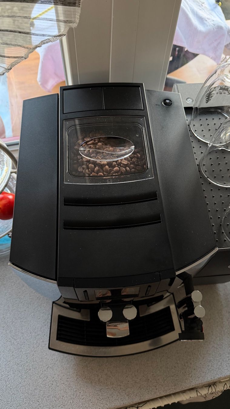 Machines à café & Machines à expresso: Jura E8 Kaffeevollautomat – D'occasion à Rheinfelden par Shuttle10 3