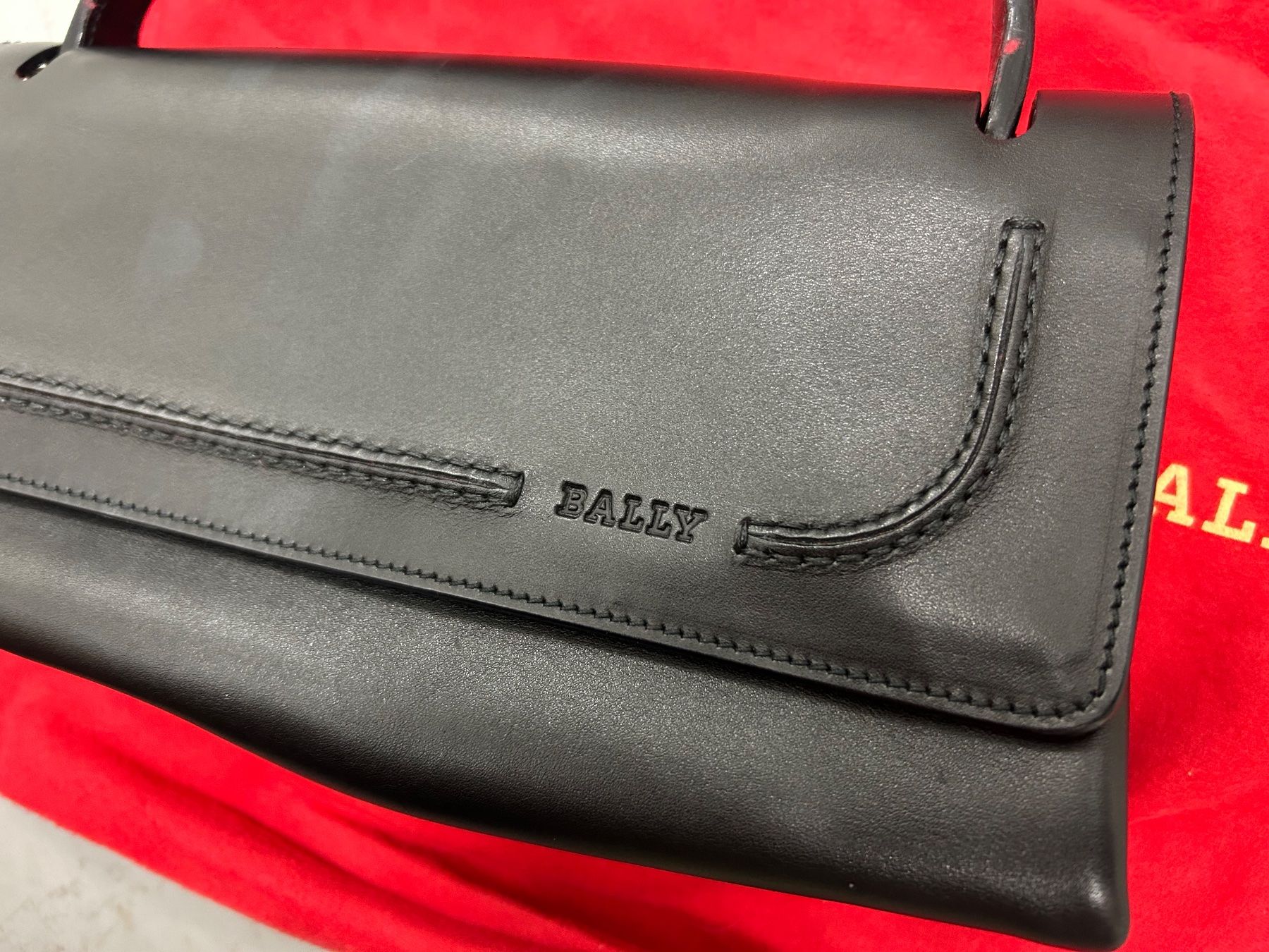 Bally Sacs femmes: Bally Lederhandtasche UmhängeTasche mit Beutel – D'occasion à Bern par floorball_zoro 7