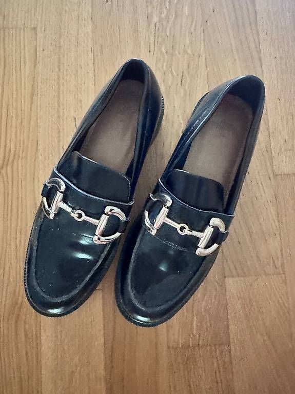 Scarpe da uomo: Nie getragene Schuhe H&M – Nuovo e nell'imballaggio originale da Ittigen venduto da Noelle26
