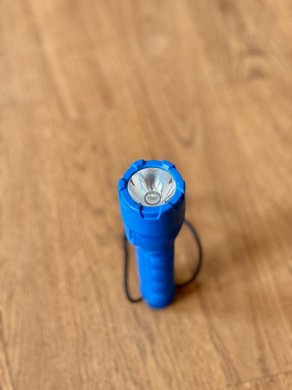 Lampes: LED-Taschenlampe blau – D'occasion à Riehen par lor_d5w8 1