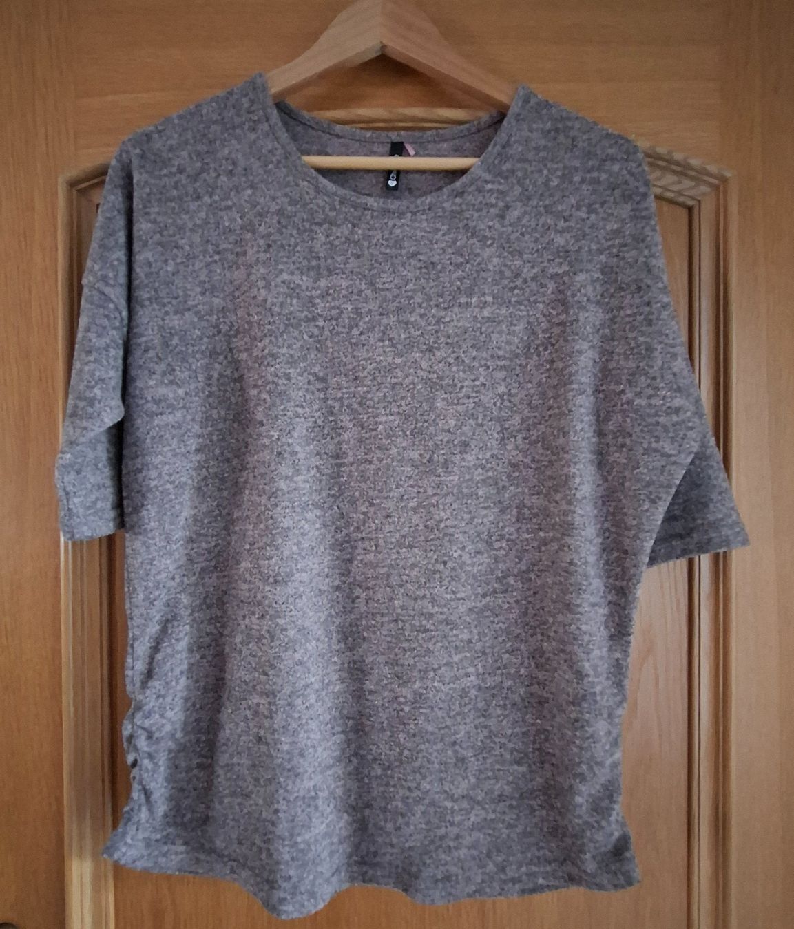 Maglioni & Felpe: Damen Pulli, grau/rosa, Gr. S – Usato da Sisseln AG venduto da Tropea4334