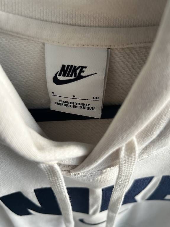 Pullover & Sweatshirts: Nike Hoodie  – Gebraucht aus Detligen von cel_h8kg 1