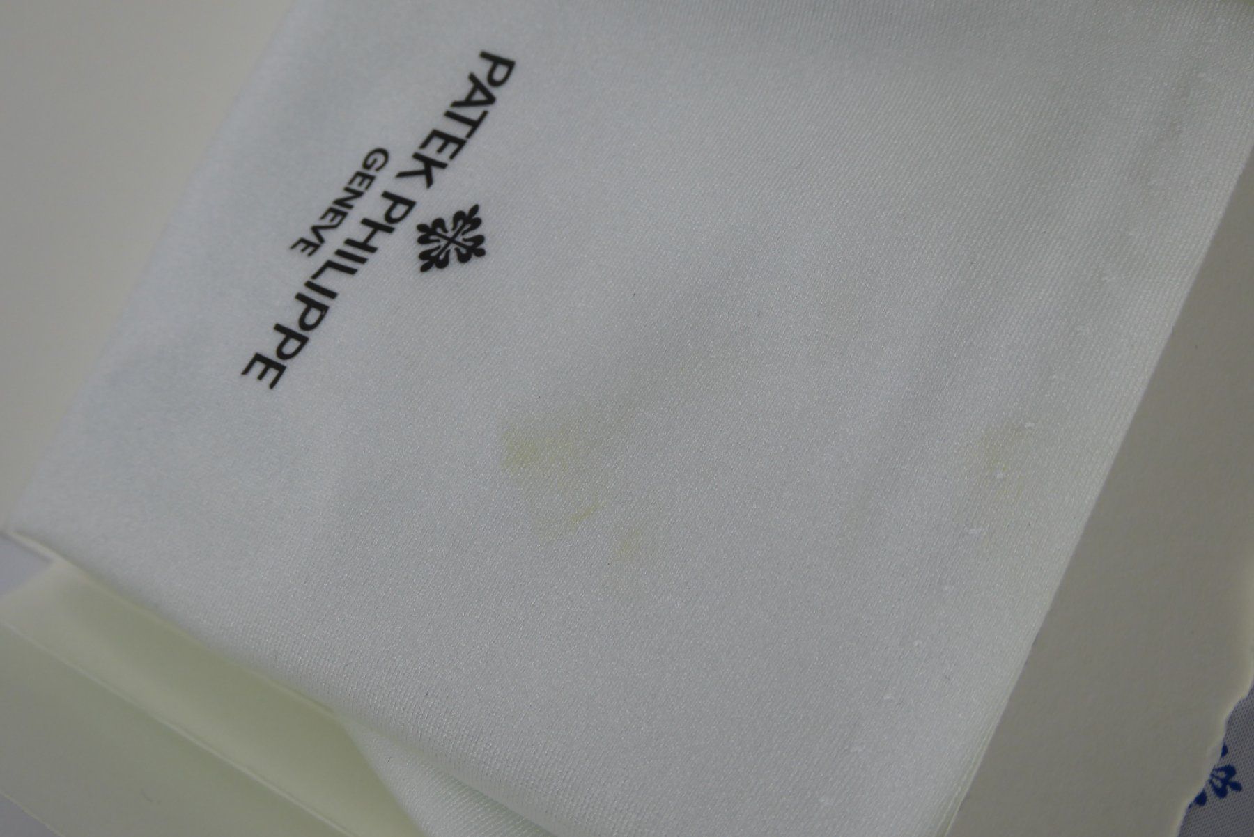 Patek Philippe Guanti & manicotti: Patek philippe gloves white color M Size stretch – Nuovo e nell'imballaggio originale da Geneve venduto da adr_xk6n 5