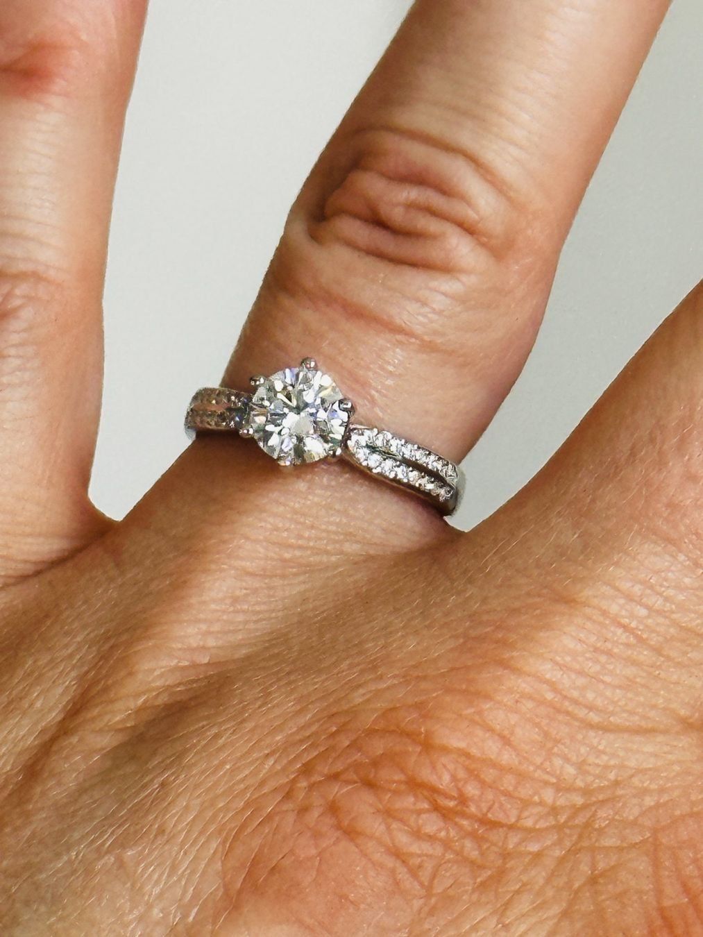 Anelli: 1ct 6,5 mm Moissanite rings with certificate – Nuovo e nell'imballaggio originale da Genève venduto da AWWA 5
