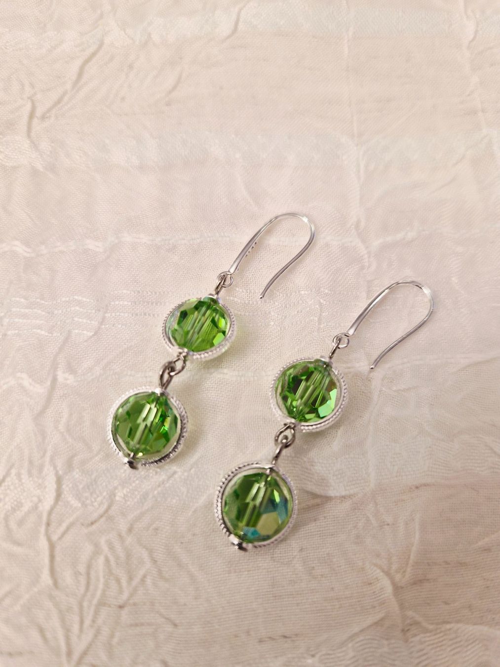 Ohrringe & -stecker: Ohrringe aus Swarovski Perlen Peridot – Neu (gemäss Beschreibung) aus Dietikon von Eleda