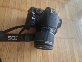 Canon EOS 1200D DSLR camera mit 18-55mm lens und bag