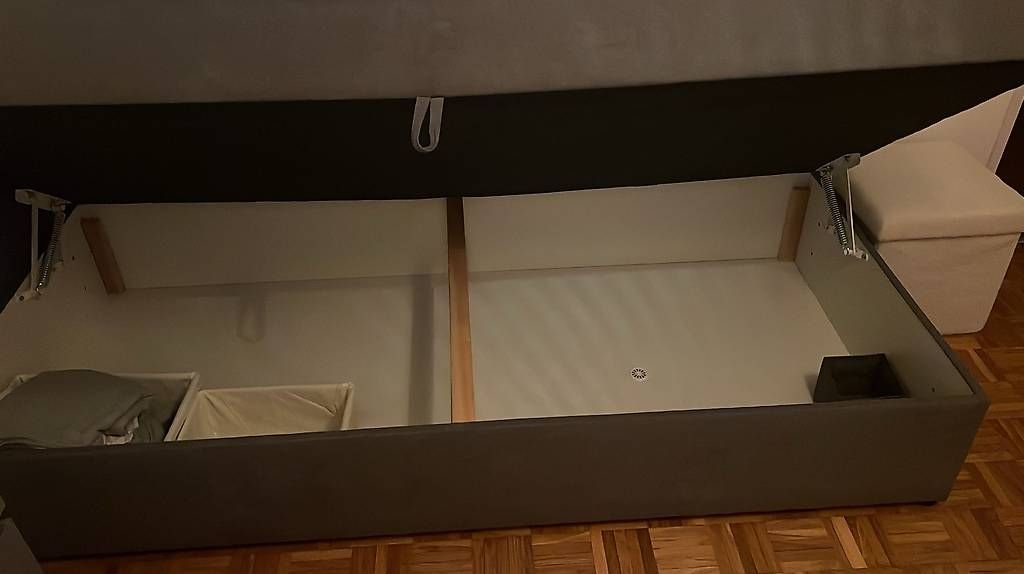 Letti: Lit coffre 90x200 cm avec matelas + surmatelas – Usato da Lausanne venduto da lou_6qrm 3