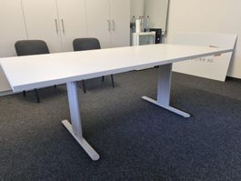 Sitzungstisch / Bürotisch / Tisch