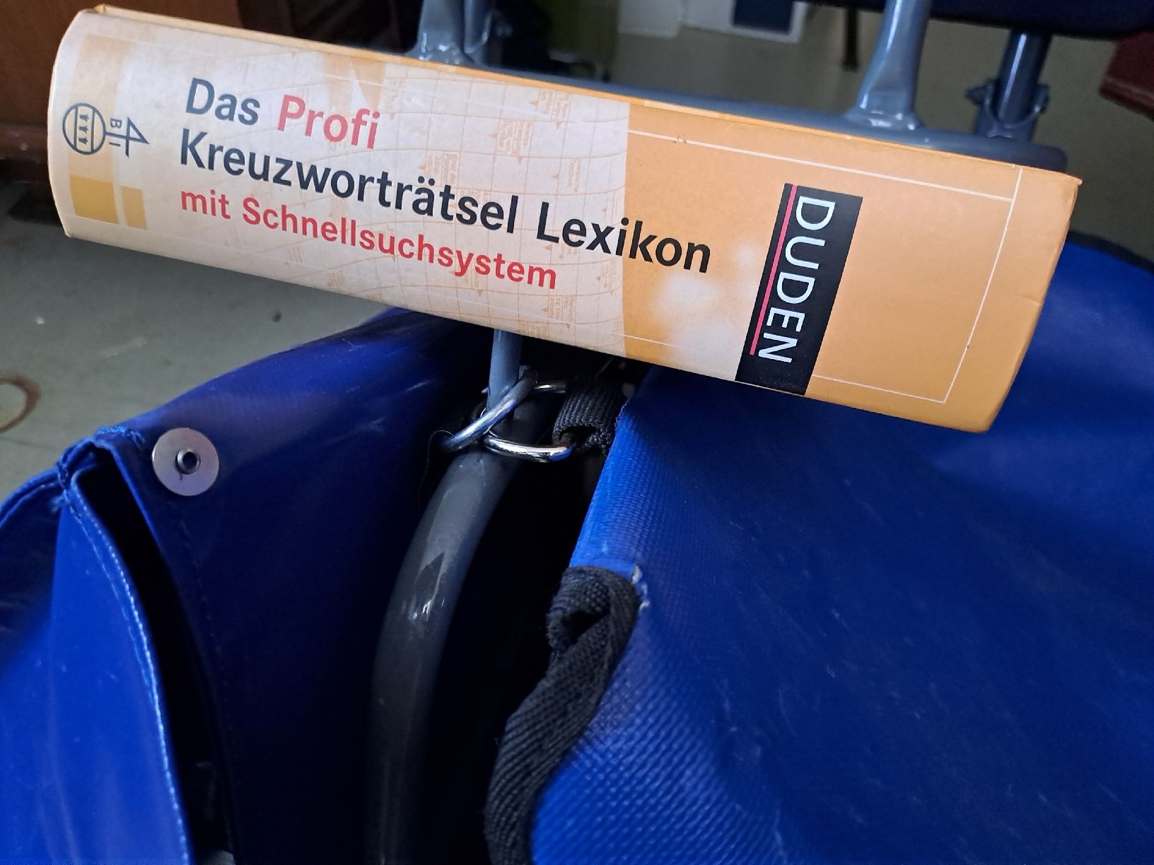 Libri: Duden Profi Kreuzworträtsel Lexikon – Usato da Zürich venduto da Schoebi19 3